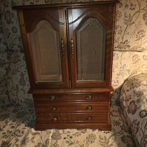 Elegant Wooden Jewelry Organizer